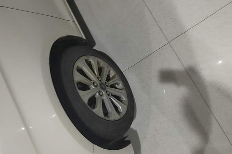 Used Ford Escort 2017 Happiness Edition 1.5L Automatic Fashion Version Left Front Wheel Hub
