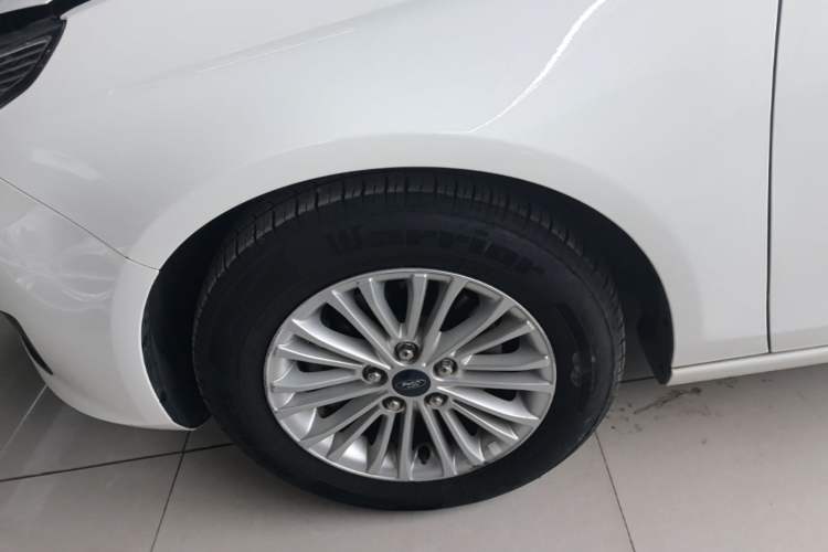 Used Ford Escort 2017 Revised Version 1.5L Automatic Comfort Edition Left Front Wheel Hub
