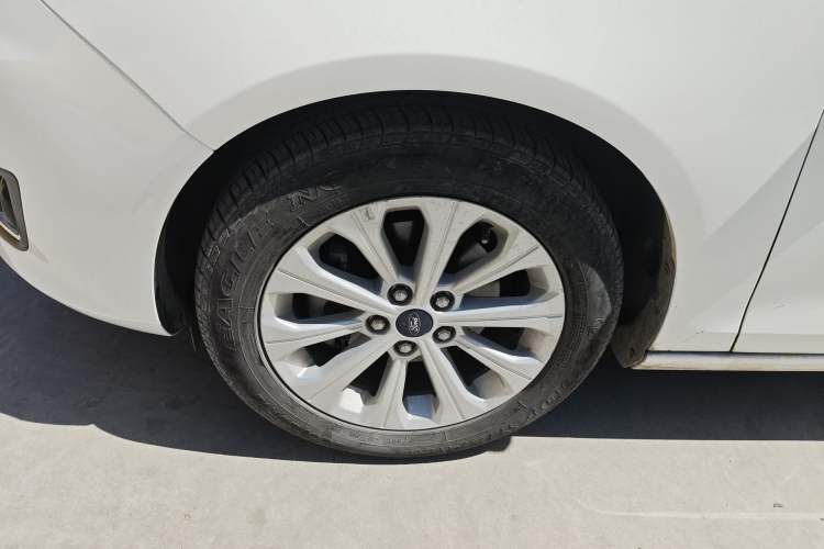 Used Ford Escort 2017 Happiness Edition 1.5L Automatic Fashion Version Left Front Wheel Hub