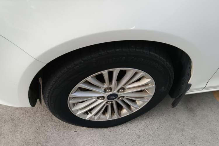 Used Ford Escort 2017 Revised Version 1.5L Automatic Comfort Edition Left Front Wheel Hub