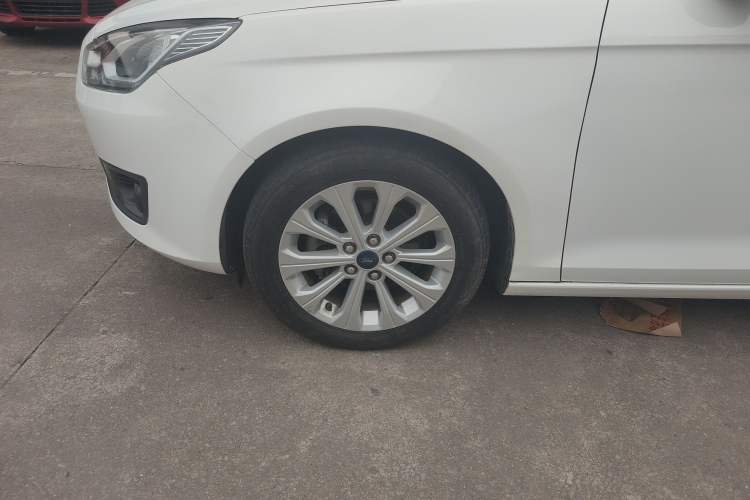 Used Ford Escort 2017 Happy Edition 1.5L Manual Fashion Model Left Front Wheel Hub