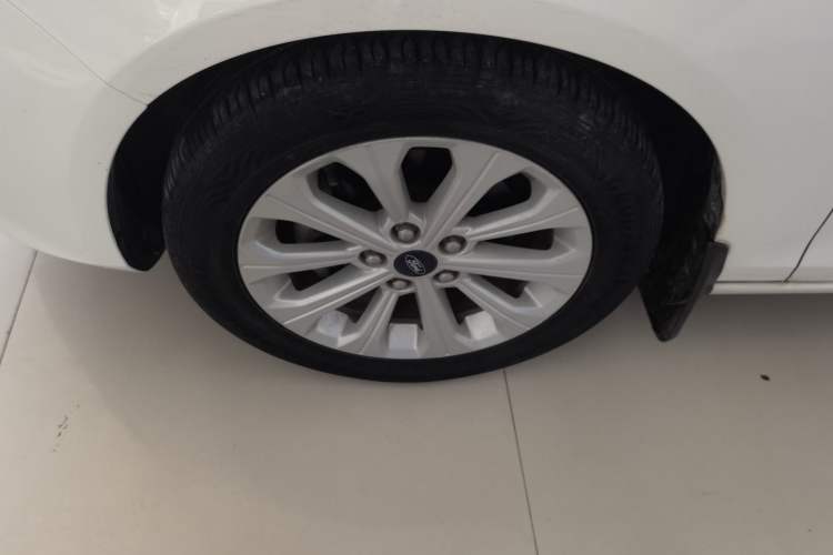 Used Ford Escort 2017 Happiness Edition 1.5L Automatic Fashion Version Left Front Wheel Hub