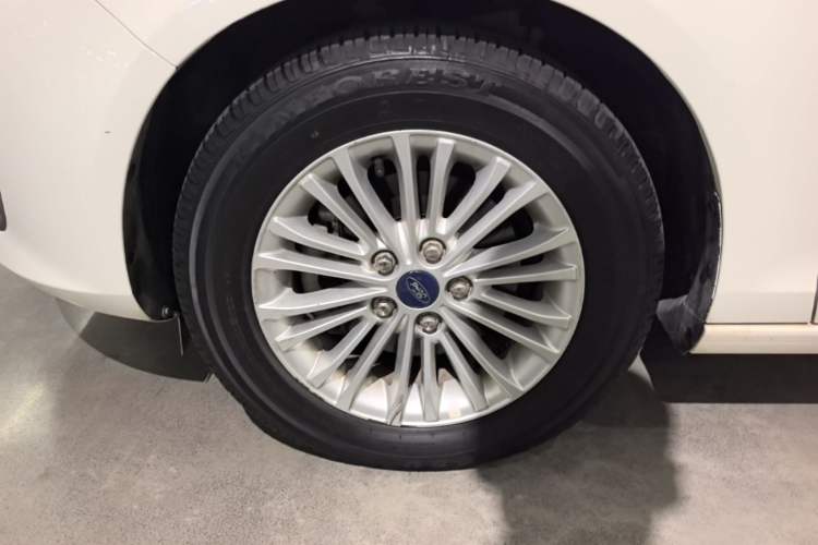 Used Ford Escort 2017 Revised Version 1.5L Automatic Comfort Edition Left Front Wheel Hub