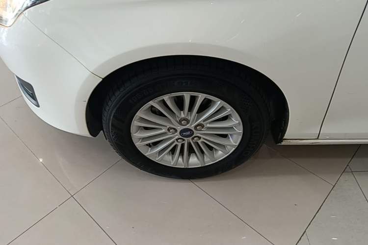 Used Ford Escort 2017 Revised Version 1.5L Automatic Comfort Edition Left Front Wheel Hub