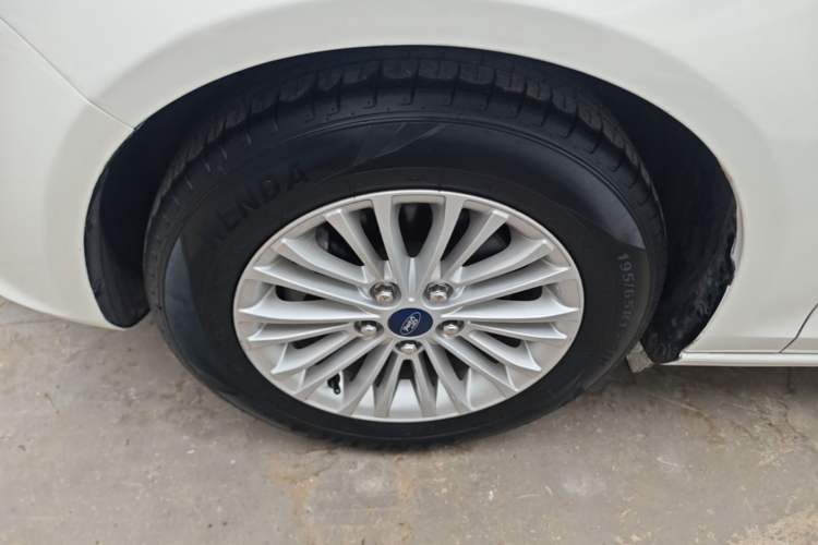 Used Ford Escort 2017 Revised Version 1.5L Automatic Comfort Edition Left Front Wheel Hub