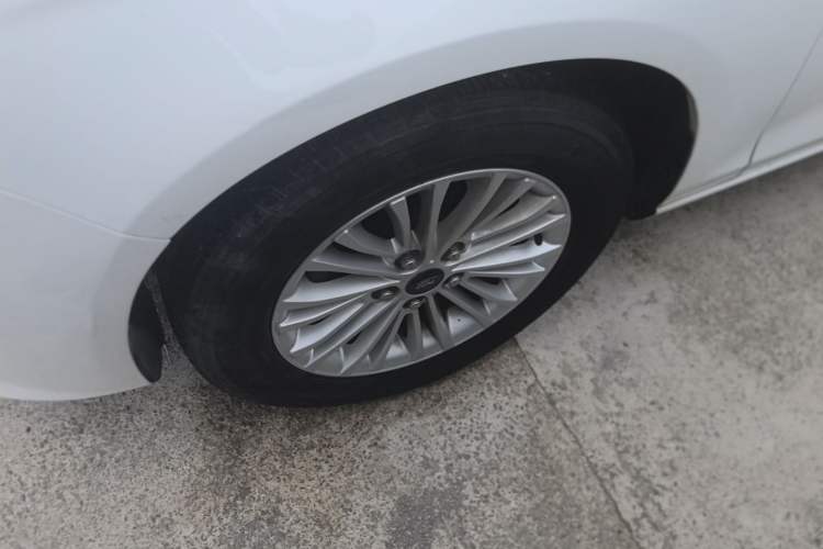 Used Ford Escort 2017 Revised Version 1.5L Automatic Comfort Edition Left Front Wheel Hub