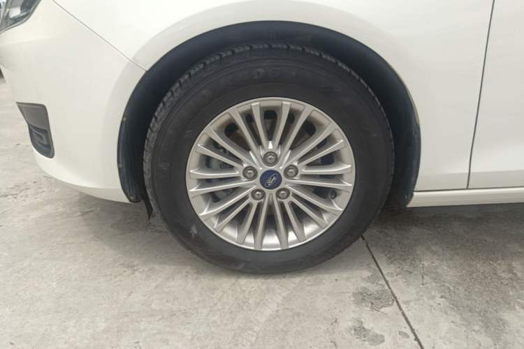 Used Ford Escort 2017 Revised Version 1.5L Automatic Comfort Edition Left Front Wheel Hub
