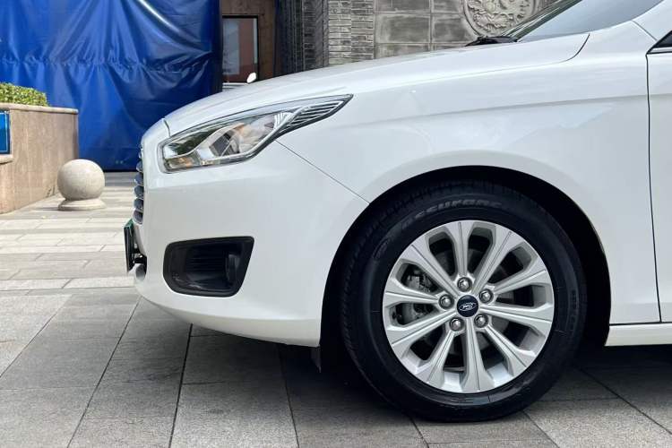 Used Ford Escort 2017 Happiness Edition 1.5L Automatic Fashion Version Left Front Wheel Hub