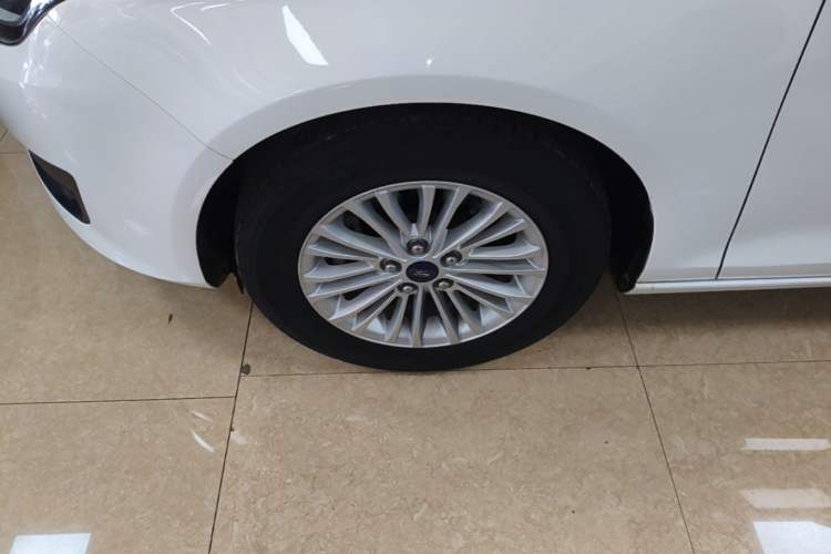 Used Ford Escort 2017 Revised Version 1.5L Manual Comfort Edition Left Front Wheel Hub