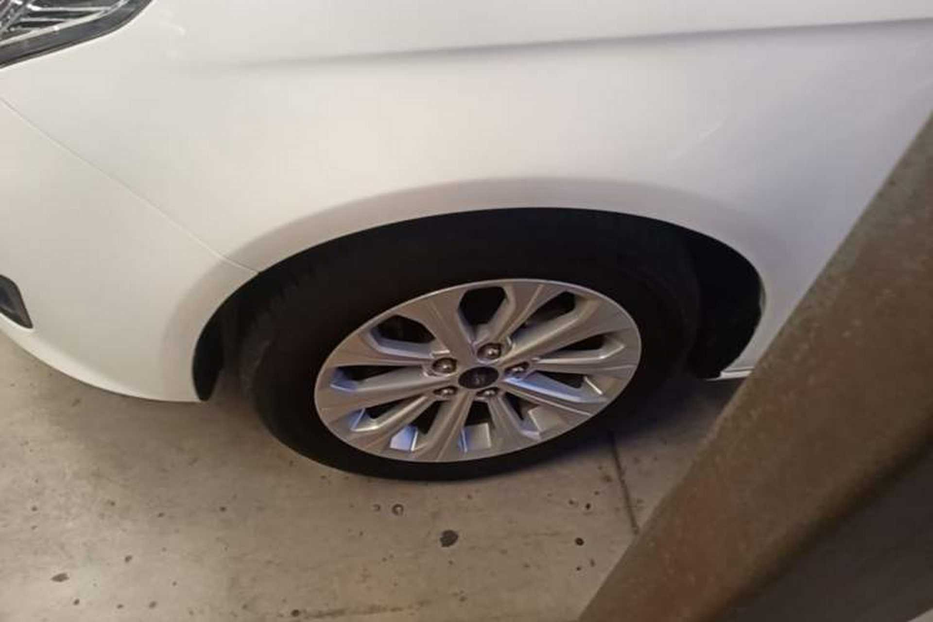 Used Ford Escort 2017 Happiness Edition 1.5L Automatic Fashion Version Left Front Wheel Hub