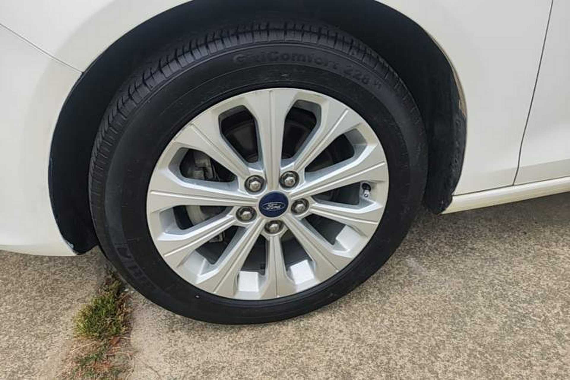 Used Ford Escort 2017 Happiness Edition 1.5L Automatic Fashion Version Left Front Wheel Hub