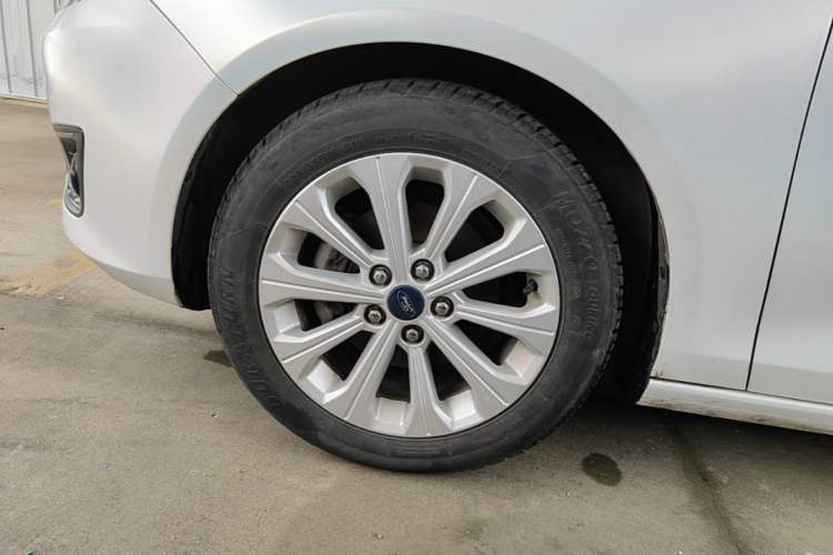 Used Ford Escort 2017 Happy Edition 1.5L Manual Fashion Model Left Front Wheel Hub
