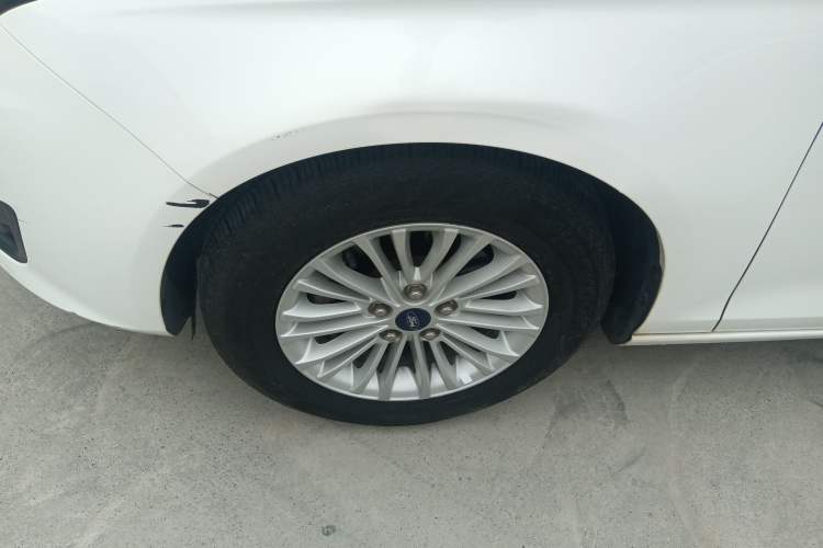 Used Ford Escort 2017 Revised Version 1.5L Manual Comfort Edition Left Front Wheel Hub