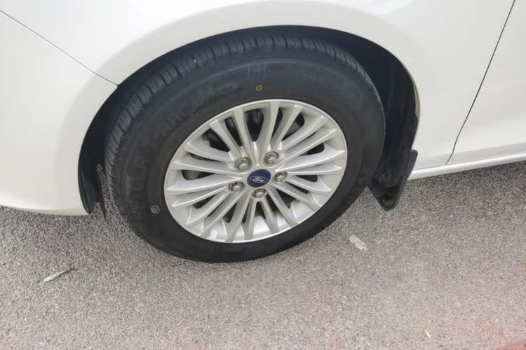 Used Ford Escort 2017 Revised Version 1.5L Automatic Comfort Edition Left Front Wheel Hub