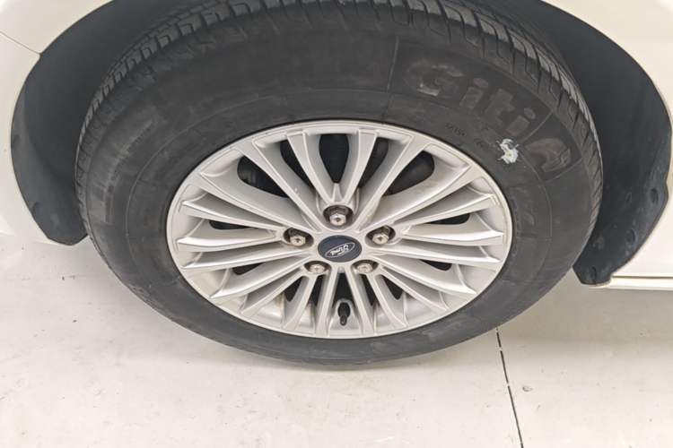 Used Ford Escort 2017 Revised Version 1.5L Automatic Comfort Edition Left Front Wheel Hub