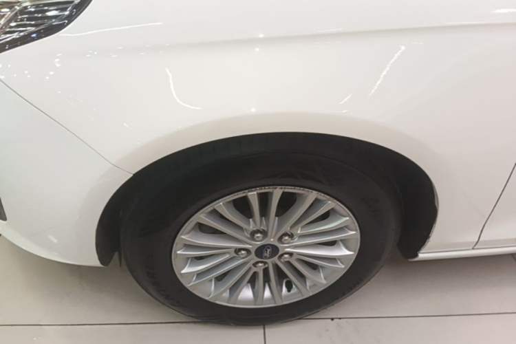 Used Ford Escort 2017 Revised Version 1.5L Automatic Comfort Edition Left Front Wheel Hub