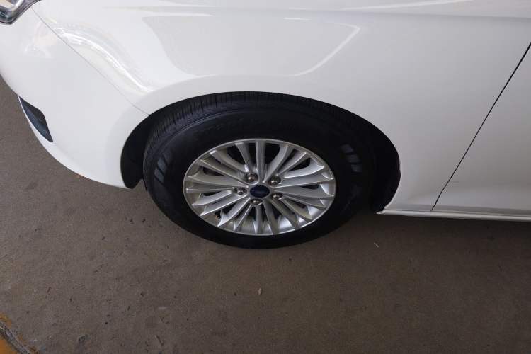 Used Ford Escort 2017 Revised Version 1.5L Manual Comfort Edition Left Front Wheel Hub