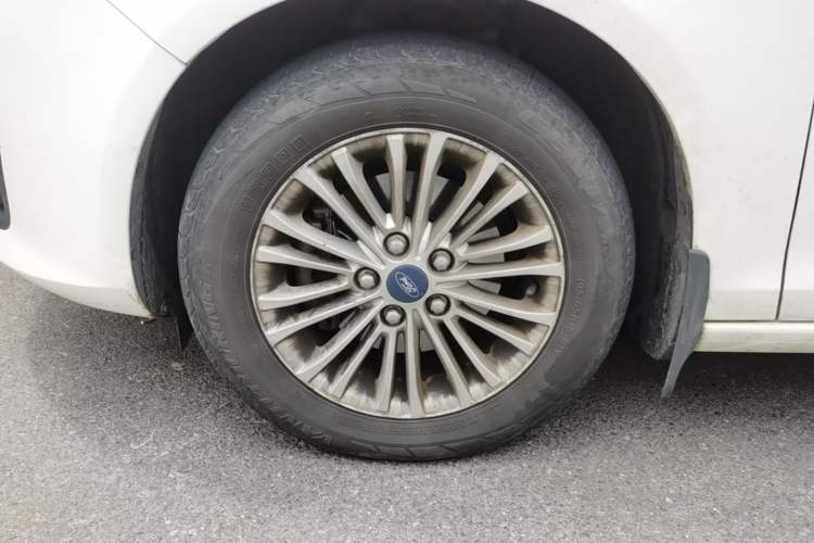 Used Ford Escort 2017 Revised Version 1.5L Automatic Comfort Edition Left Front Wheel Hub
