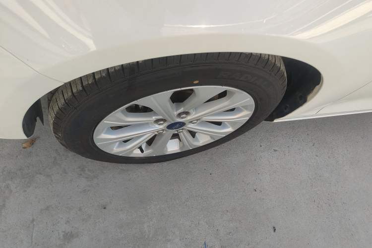 Used Ford Escort 2017 Happiness Edition 1.5L Automatic Fashion Version Left Front Wheel Hub