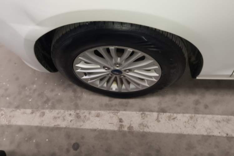 Used Ford Escort 2017 Revised Version 1.5L Manual Comfort Edition Left Front Wheel Hub