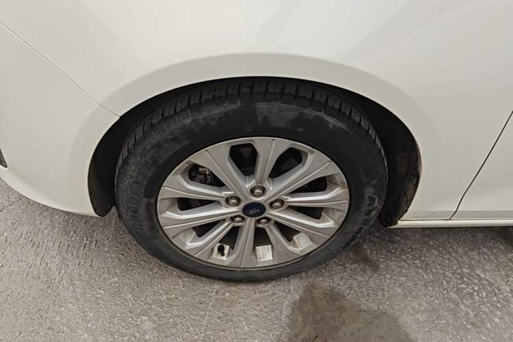 Used Ford Escort 2017 Happiness Edition 1.5L Automatic Fashion Version Left Front Wheel Hub