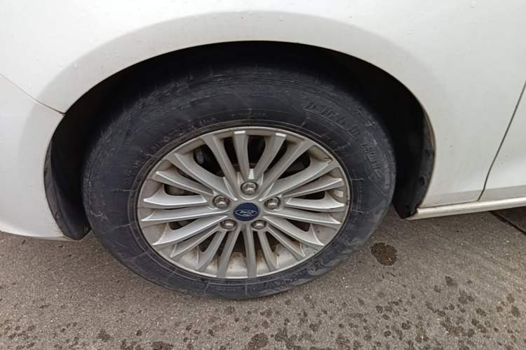 Used Ford Escort 2017 1.5L Automatic Comfort Model Left Front Wheel Hub