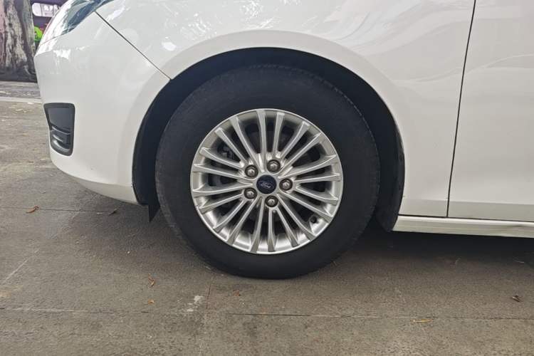 Used Ford Escort 2017 Revised Version 1.5L Manual Comfort Edition Left Front Wheel Hub