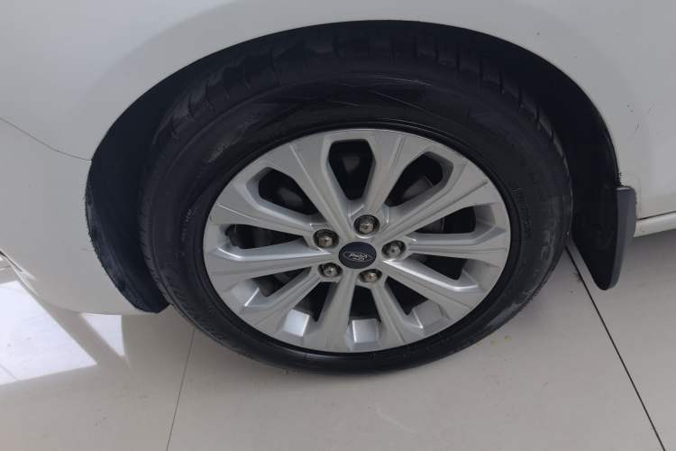 Used Ford Escort 2017 Happiness Edition 1.5L Automatic Fashion Version Left Front Wheel Hub