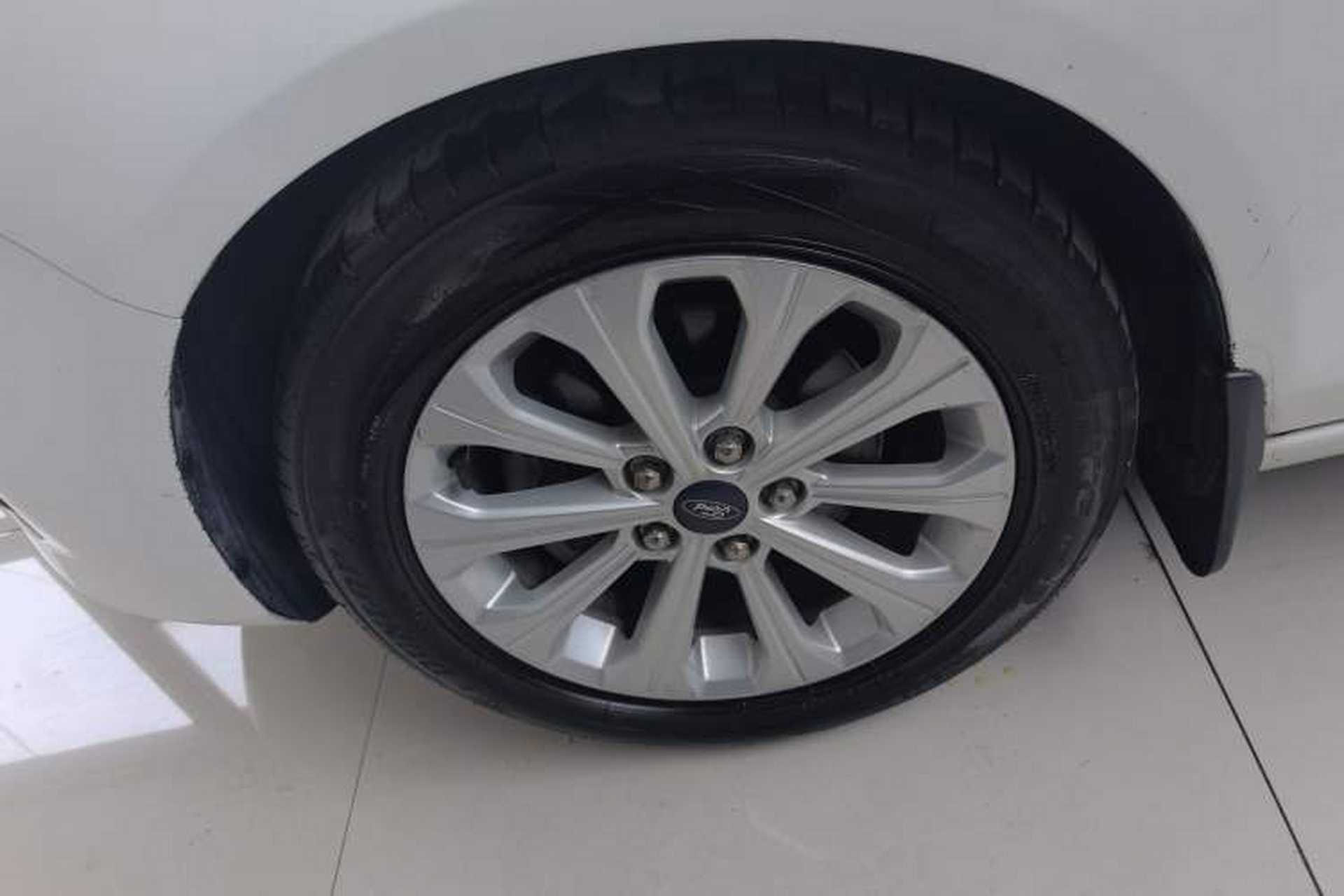 Used Ford Escort 2017 Happiness Edition 1.5L Automatic Fashion Version Left Front Wheel Hub