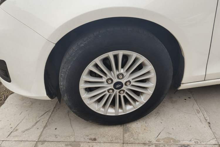 Used Ford Escort 2017 Revised Version 1.5L Automatic Comfort Edition Left Front Wheel Hub