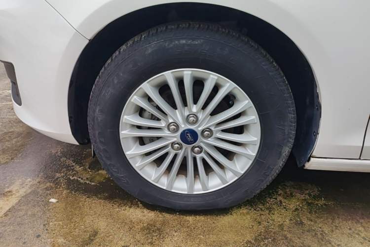 Used Ford Escort 2017 Revised Version 1.5L Automatic Comfort Edition Left Front Wheel Hub