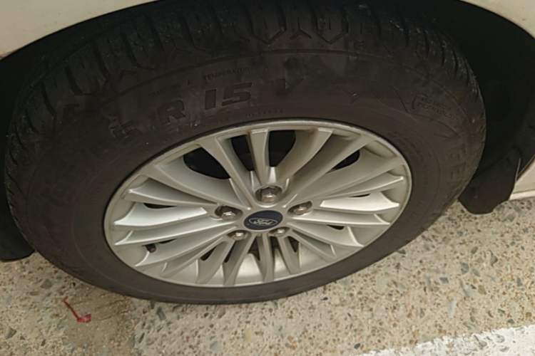 Used Ford Escort 2017 Revised Version 1.5L Automatic Comfort Edition Left Front Wheel Hub