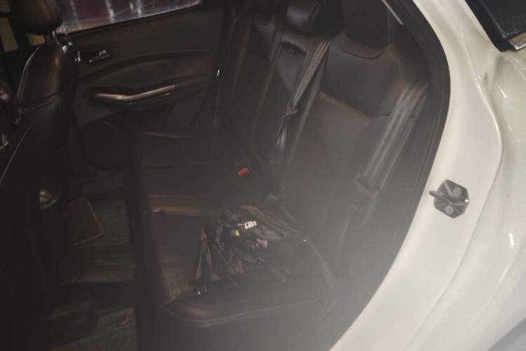 Used Ford Escort 2017 Happiness Edition 1.5L Automatic Fashion Version Left Rear Seat