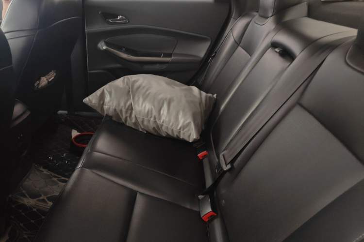 Used Ford Escort 2017 Happiness Edition 1.5L Automatic Fashion Version Left Rear Seat