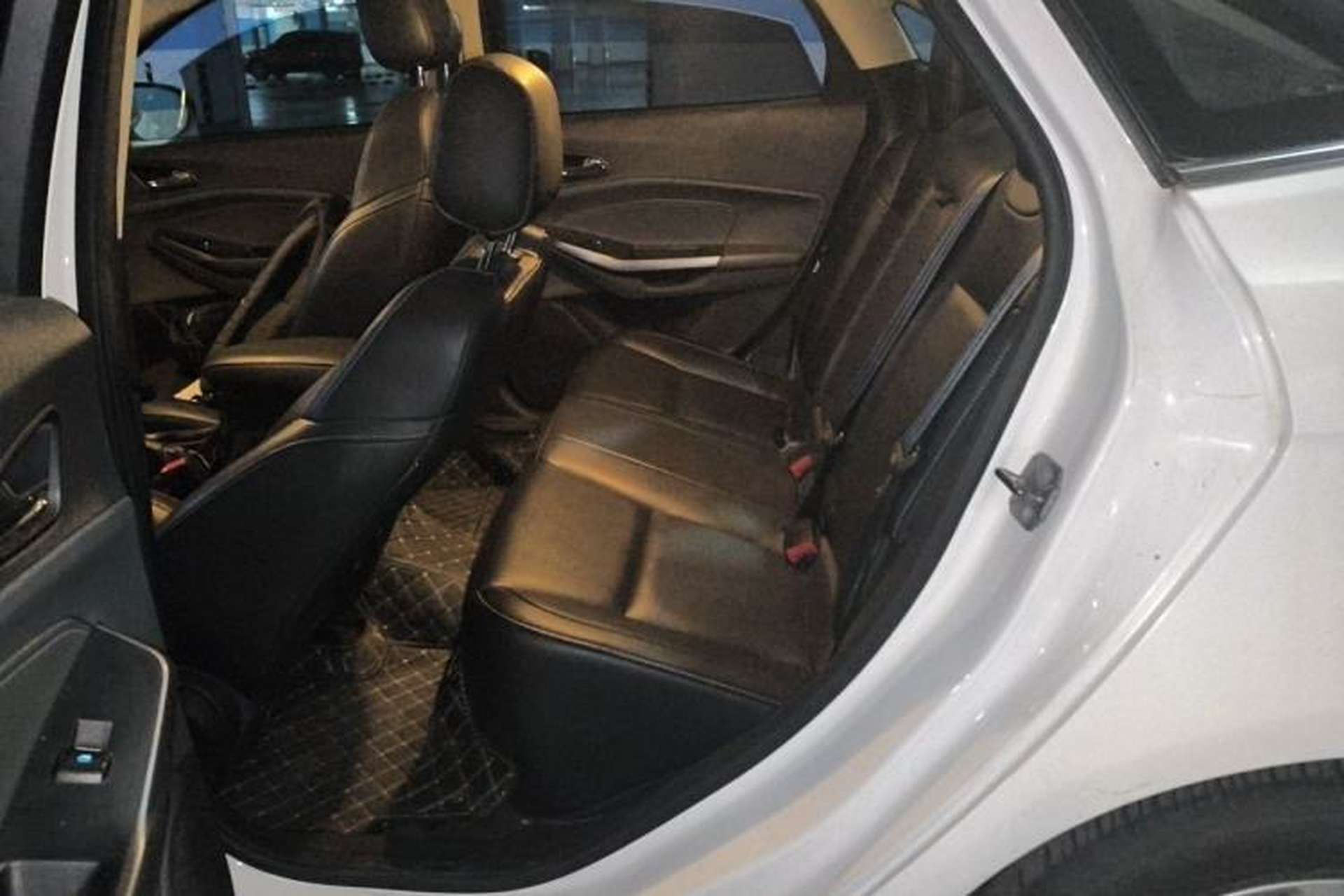 Used Ford Escort 2017 Happiness Edition 1.5L Automatic Fashion Version Left Rear Seat