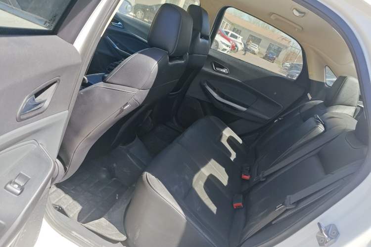 Used Ford Escort 2017 Happiness Edition 1.5L Automatic Fashion Version Left Rear Seat