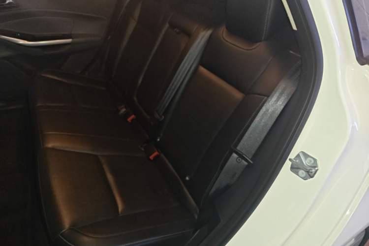 Used Ford Escort 2017 Happiness Edition 1.5L Automatic Fashion Version Left Rear Seat