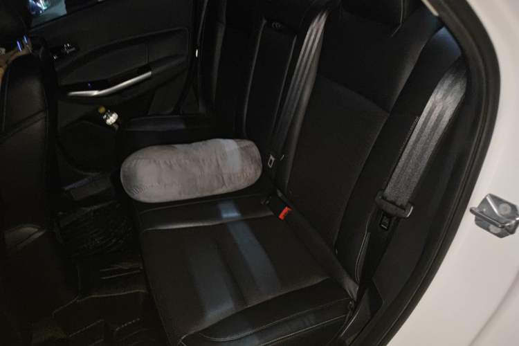 Used Ford Escort 2017 Happiness Edition 1.5L Automatic Fashion Version Left Rear Seat