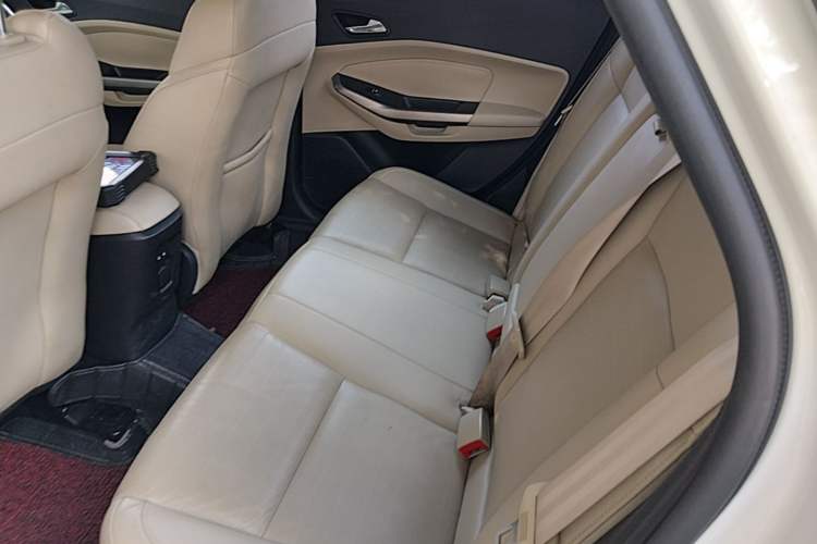 Used Ford Escort 2017 Happiness Edition 1.5L Automatic Fashion Version Left Rear Seat
