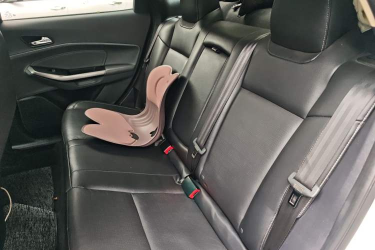 Used Ford Escort 2017 Happiness Edition 1.5L Automatic Fashion Version Left Rear Seat