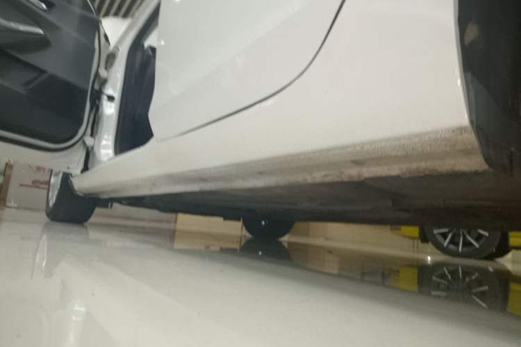 Used Ford Escort 2017 Happiness Edition 1.5L Automatic Fashion Version Left Side Sill