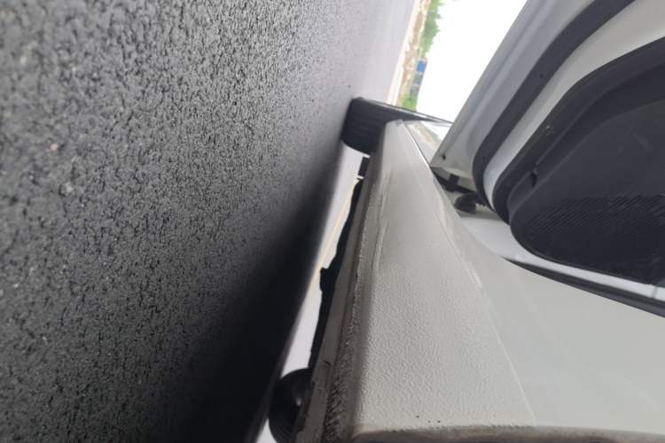 Used Ford Escort 2017 Happiness Edition 1.5L Automatic Fashion Version Left Side Sill