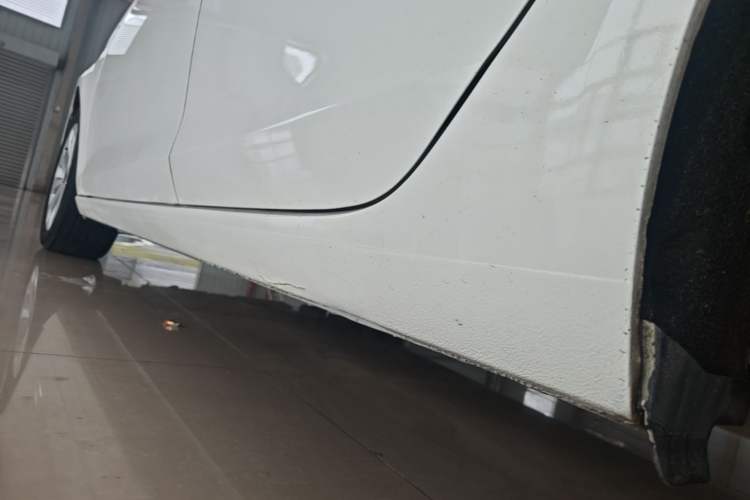 Used Ford Escort 2017 Happiness Edition 1.5L Automatic Fashion Version Left Side Sill