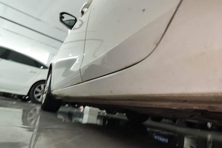 Used Ford Escort 2017 Happiness Edition 1.5L Automatic Fashion Version Left Side Sill