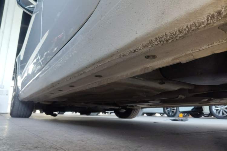 Used Ford Escort 2017 Happiness Edition 1.5L Automatic Fashion Version Left Side Sill