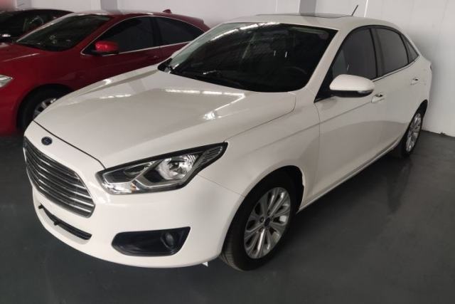 Ojetý Ford Escort 2017 Happiness Edition 1.5L Automatic Fashion Version