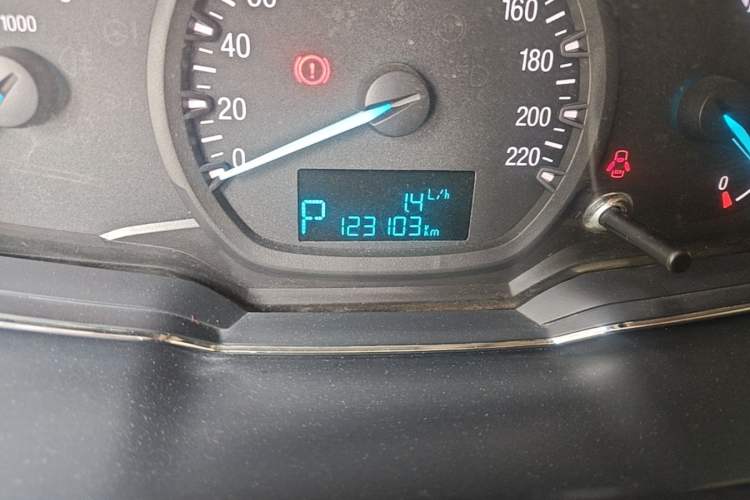 Used Ford Escort 2017 Happiness Edition 1.5L Automatic Fashion Version Odometer Close Up