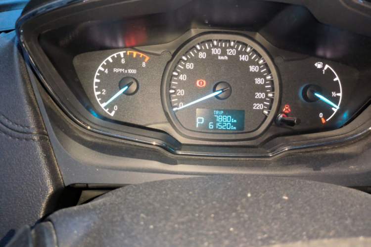 Used Ford Escort 2017 Happiness Edition 1.5L Automatic Fashion Version Odometer Close Up
