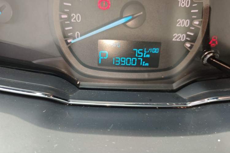 Used Ford Escort 2017 Happiness Edition 1.5L Automatic Fashion Version Odometer Close Up