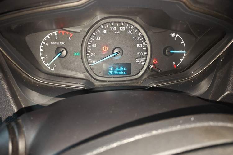 Used Ford Escort 2017 Revised Version 1.5L Manual Comfort Edition Odometer Close Up
